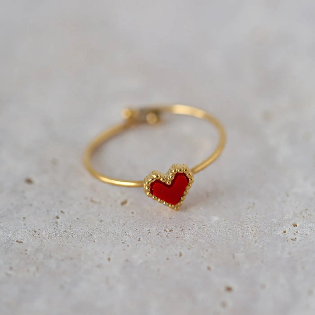Sarah – Red Heart Ring — mynd 3