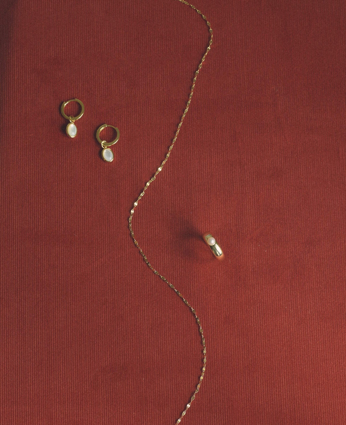 Oval pendant – Mother of Pearl