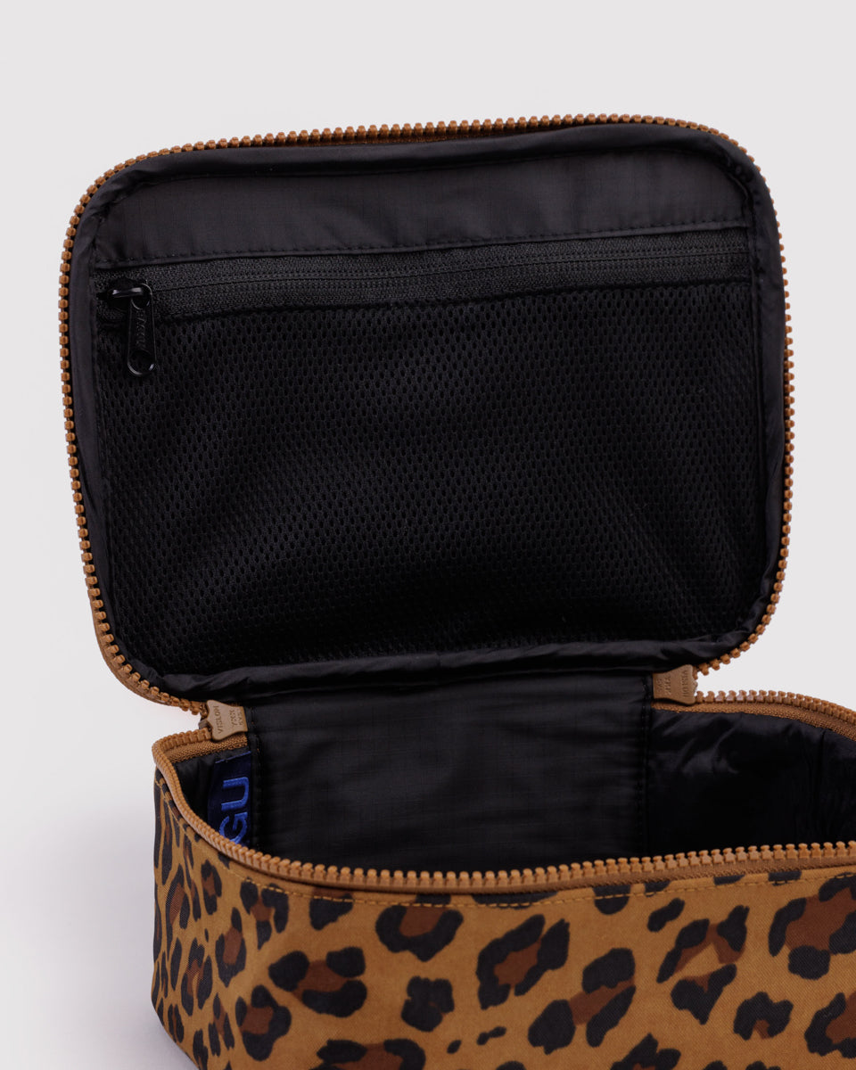 Small Cosmetic Case – Leopard — mynd 2
