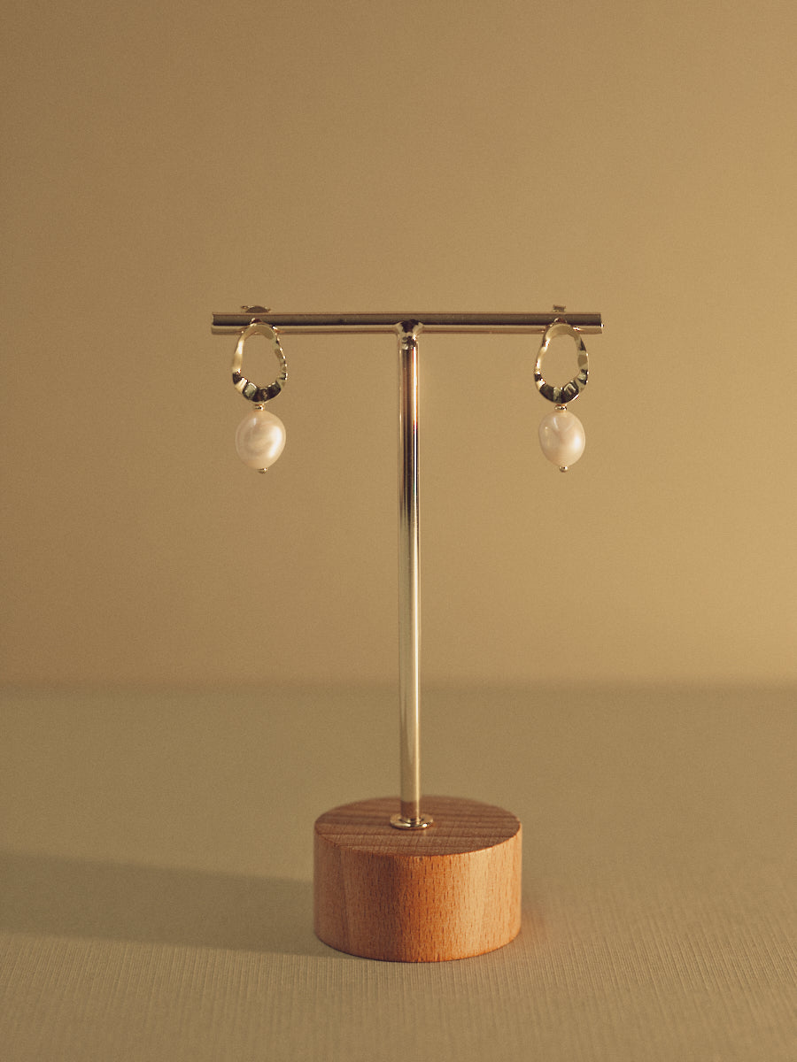 Vintage Pearl earrings – Gold